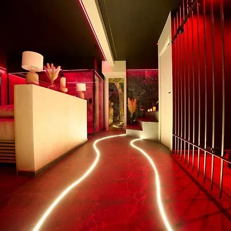 Mascarade And Appartement *